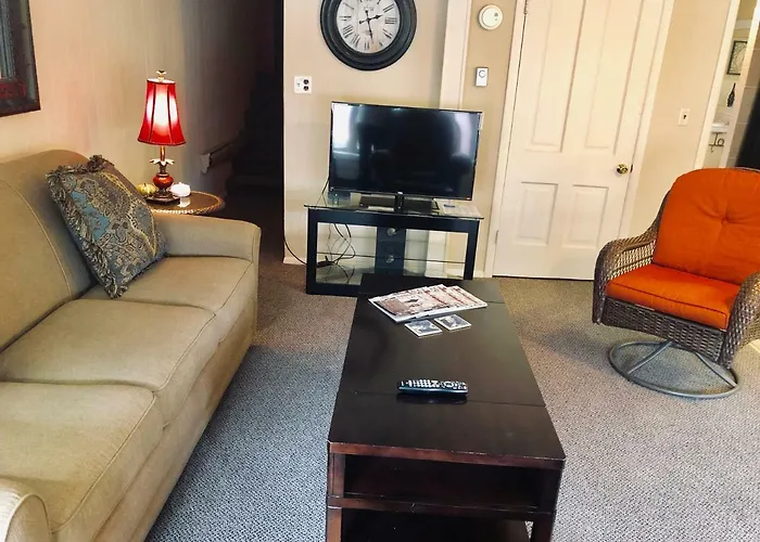 Penthouse Overlooking Main Street With Free Off Street Parking *
