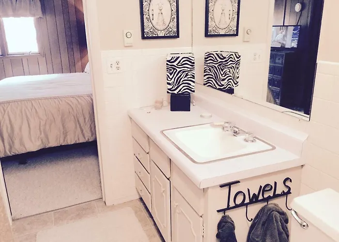 Penthouse Overlooking Main Street With Free Off Street Parking Apartamento